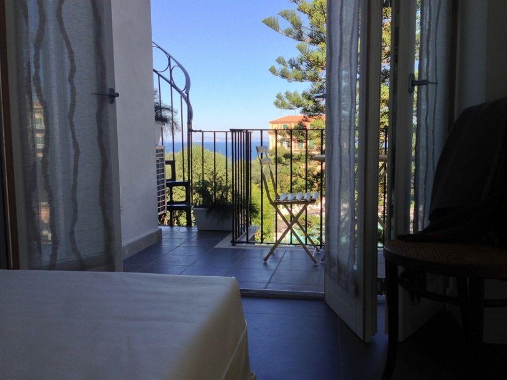 Agora Apartments Sorrento Exteriör bild