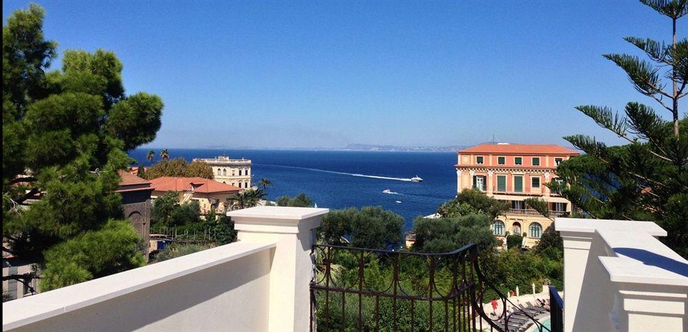 Agora Apartments Sorrento Exteriör bild