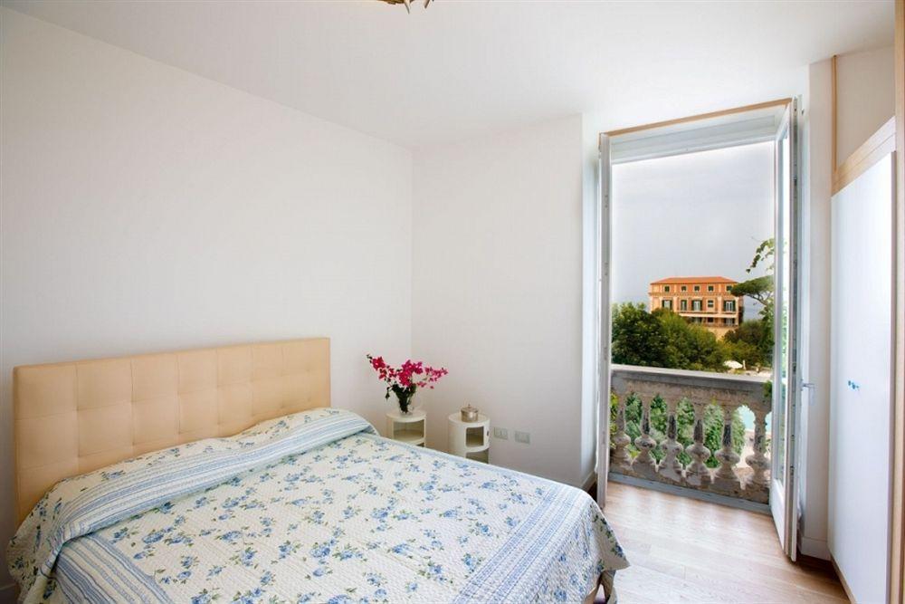 Agora Apartments Sorrento Exteriör bild